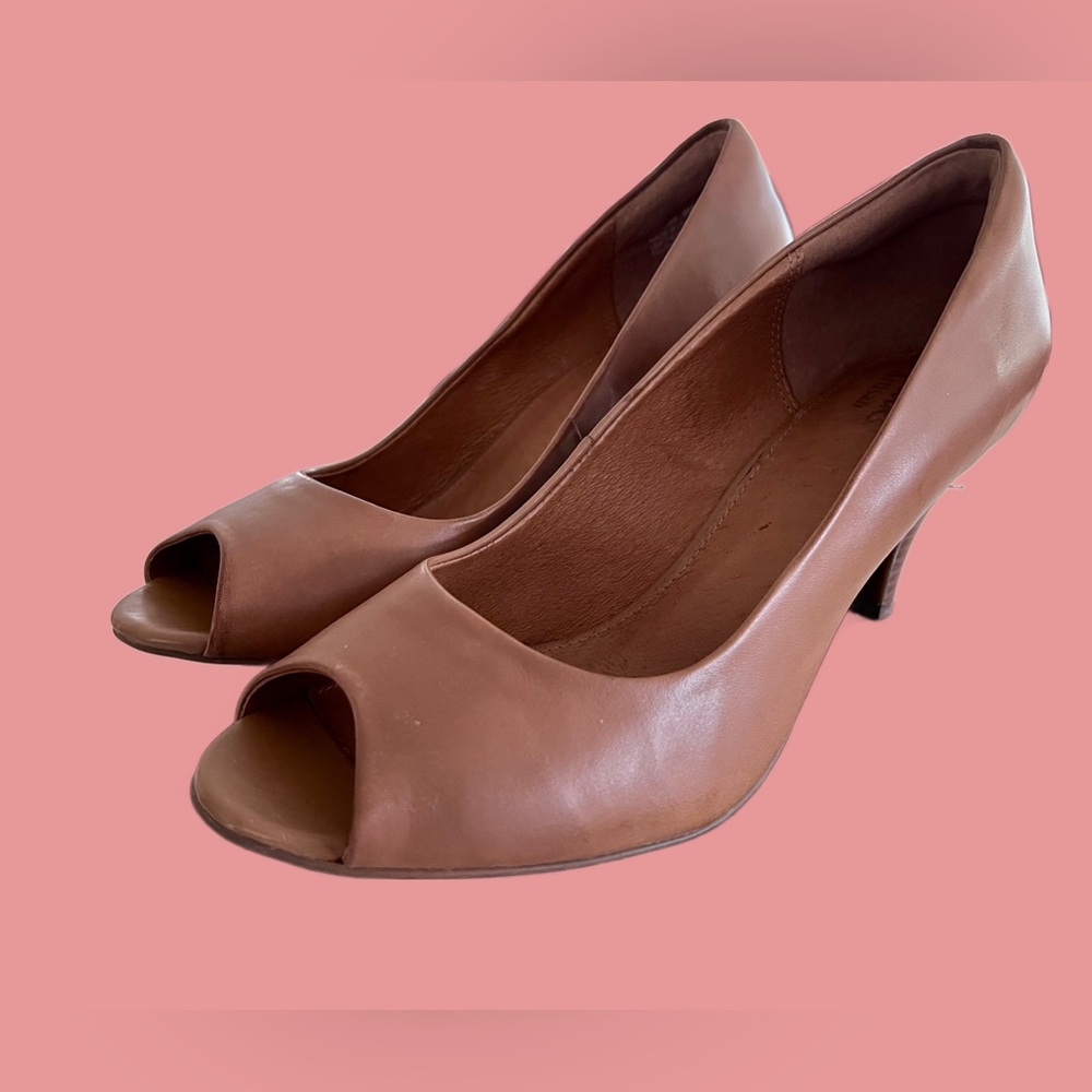 Women's Cynthia Avant Peep-Toe Pump, Clarks, Size 9M